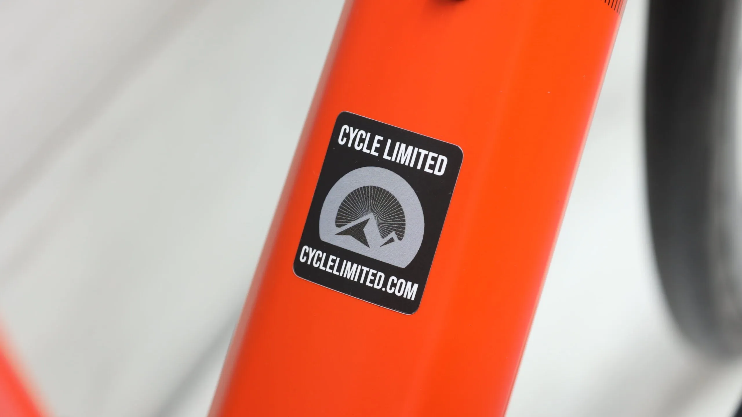 2017 BMC Roadmachine 02  Road Bike - 47cm