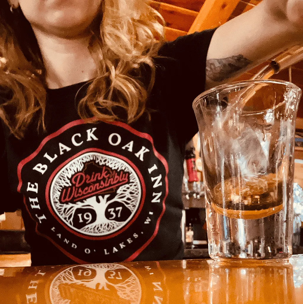 Black Oak Inn T-Shirt (Land O' Lakes)