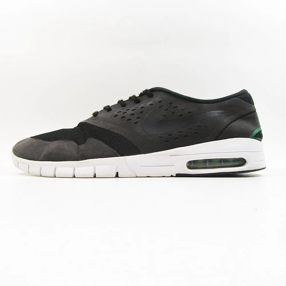 NIKE Signature